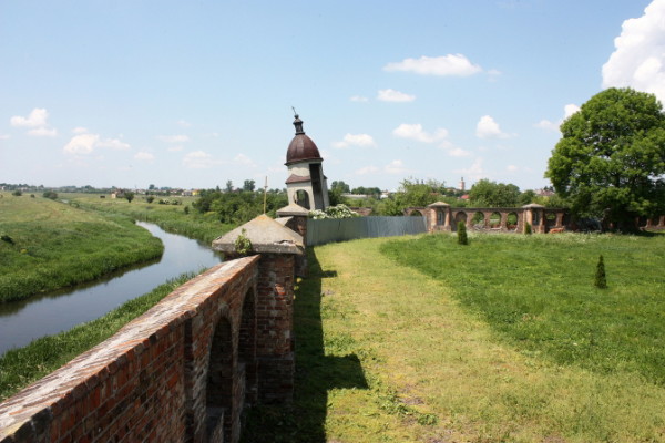 Image - Belz, Lviv oblast: the old castle wall.